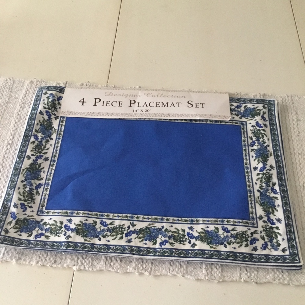 NWT Designer Collection Chinoiserie Blue Floral Placemat Set of 4 💙